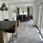 Neeborg Tatil Evi Zetel