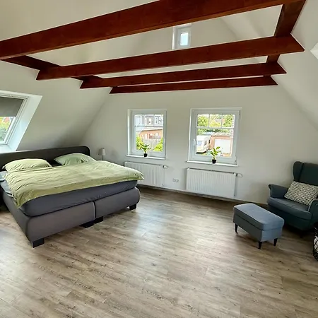 Neeborg Nyaraló Zetel